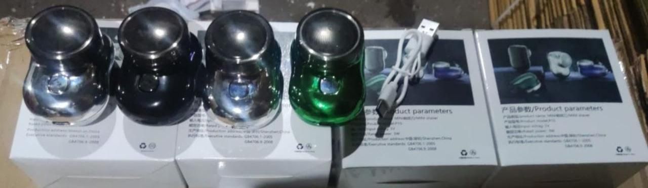 🔌 Mini Electric Shaver for Men 🛍️New Upgrade | 🔋 Rechargeable | ✈️Travel-Friendly 📦 Package Contains: ✅ 1 x Mini Electric Shaver